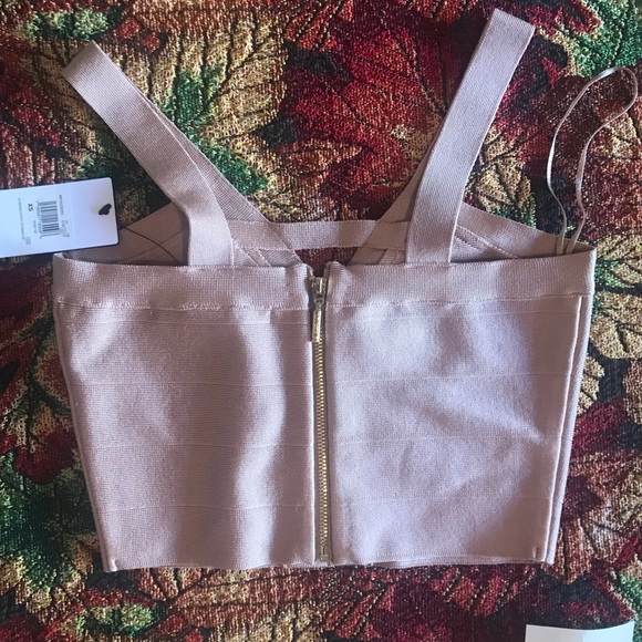 Guess two piece crop top and skirt - Picture 5 of 6